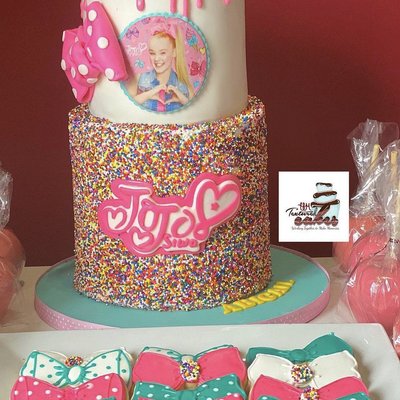 Cake And Custom Cookies 