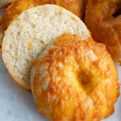 Sourdough Cheddar Bagels 4CT (HALF ORDER)
