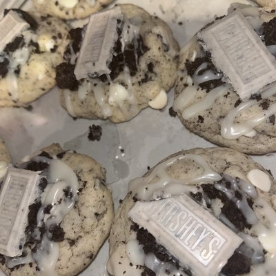 COOKIES N CREAM COOKIES