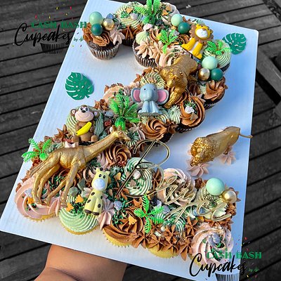 Signature Cupcake Cake