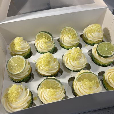 12 Cupcakes
