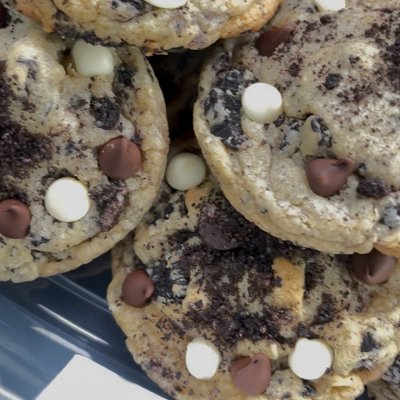 Cookies & Cream Cookie (1/2 dozen) 