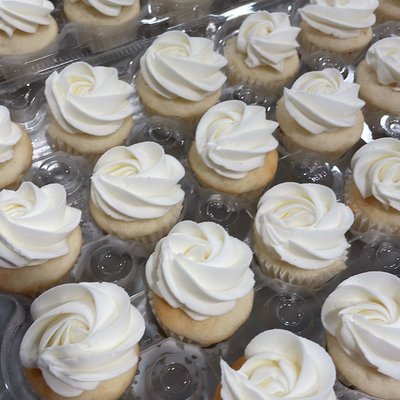 Mini Cupcakes • Dozen