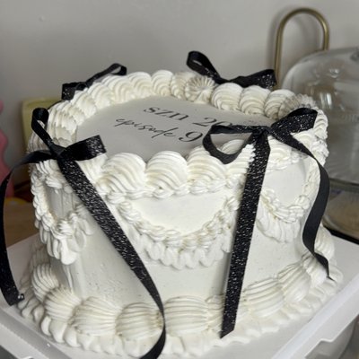 6” Heart Cake