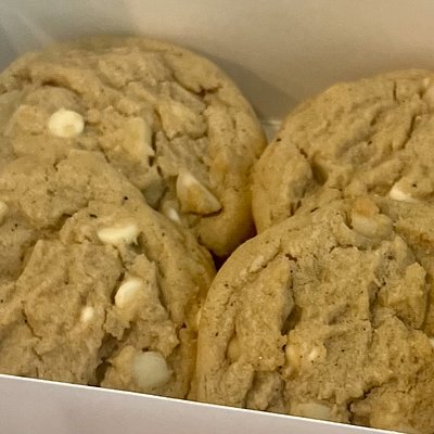 White Chocolate Chip Macadamia Nut-Dozen