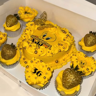 Divine Indulgence – 6” cake + 8 cupcakes