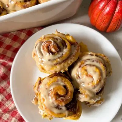 Half Dozen Sourdough Cinnamon Rolls W/ Cream Cheese Frosting