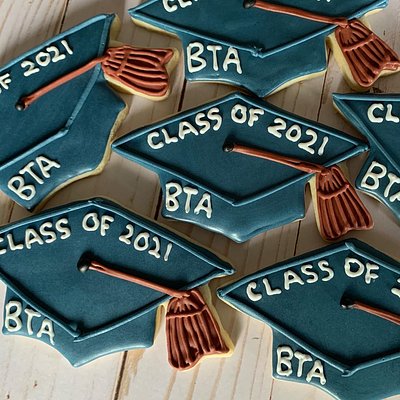 12 Custom Graduation Cookies