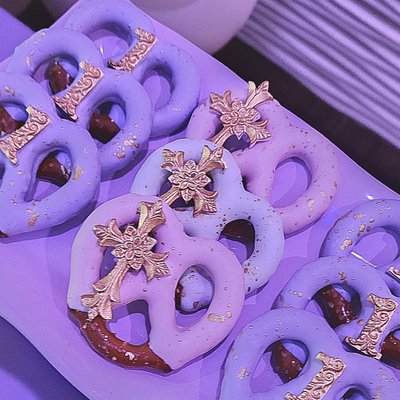Chocolate Covered Pretzels