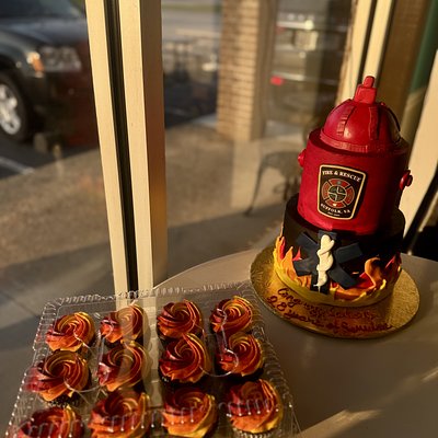  Tiered Cake (READ DESCRIPTION FOR PRICING)