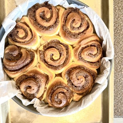 Cinnamon Rolls 10” Round Pan