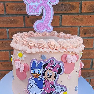 8inch Buttercream Cake Approx 24-36 portions 