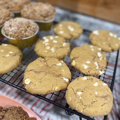 Pumpkin White Chocolate Chip Cookies