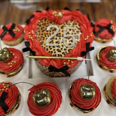 Bento Box Including Cupcakes 