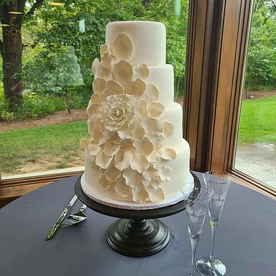 4 Tier Cake Serves 120. 6in+8in+10in+12in.