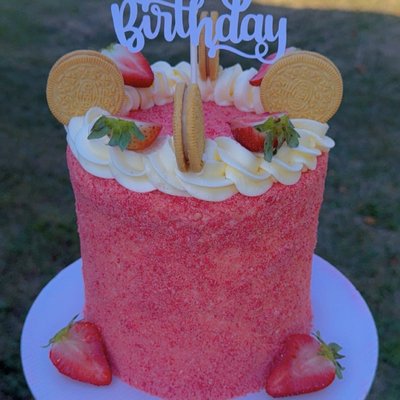 6” Strawberry Crunch Cake 