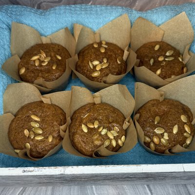 6 Pumpkin Cream Cheese Muffins