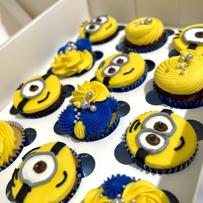 Dozen Cupcakes (12)