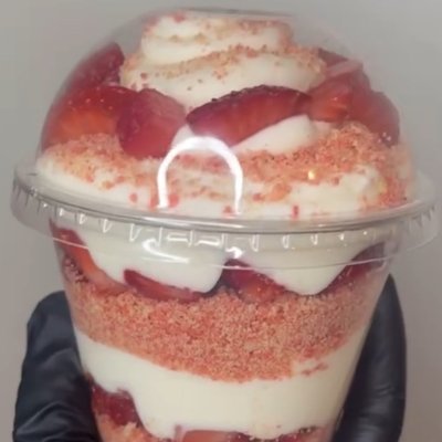 Small Strawberry cheesecake cup