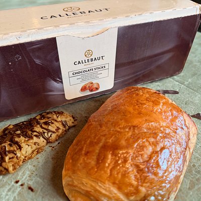 Pain Au Chocolat Croissants