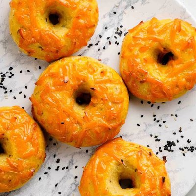 cheddar bagel
