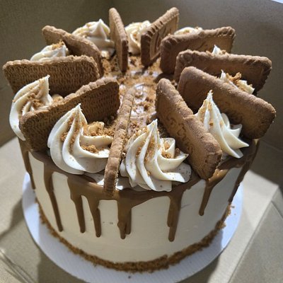 Deluxe Cakes Size 8 Inch 3-Layers