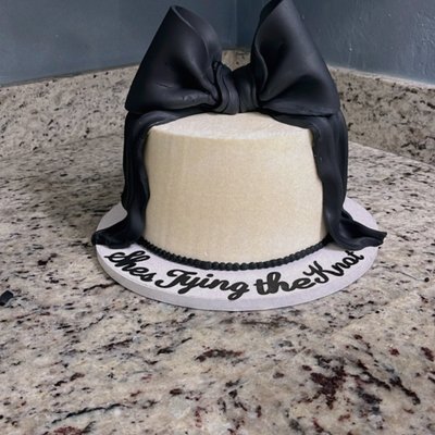 Oversized Bow Cake 