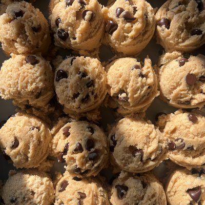 Frozen Sourdough Chocolate Chip Cookies