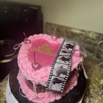 8 Inch Heart Cake 