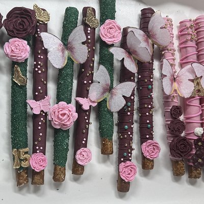 Chocolate Covered Pretzels (12)