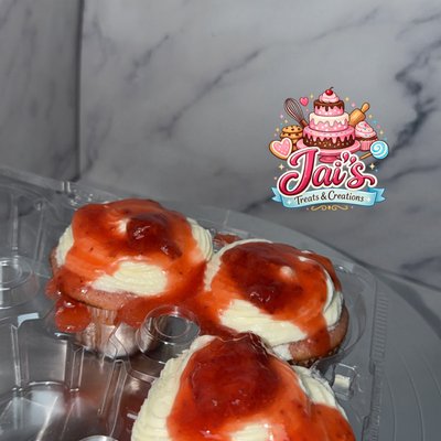 Strawberry Delight Cupcakes 12ct