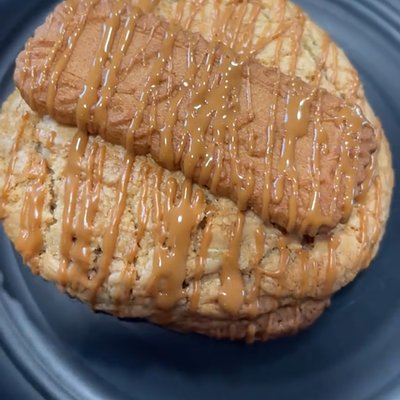 (1)Stuffed Biscoff Cookie