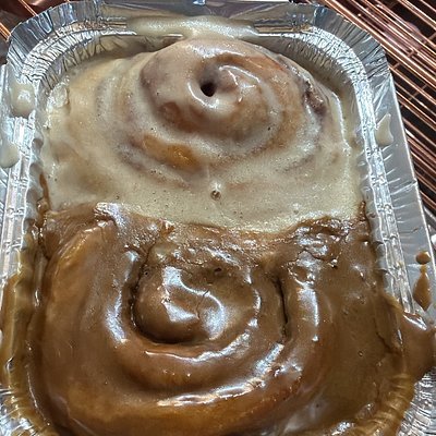 2 Pack Original/Maple Cinnamon Rolls