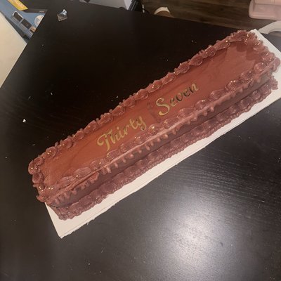 “Bar Cake” (Long Cake Trend)- Serving 25