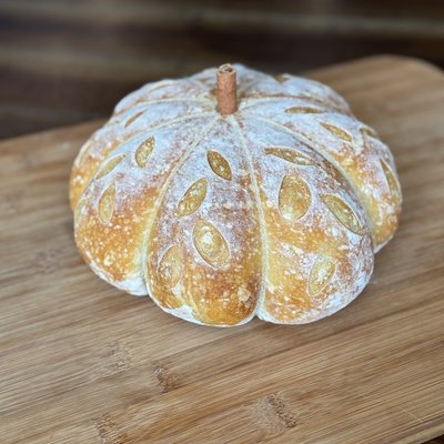 🍁 Classic “Pumpkin” Shaped Sourdough