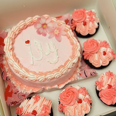 2 Smash Cakes And 48 Cupcakes