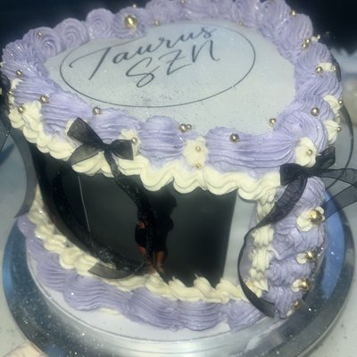 8” Heart Cake (Three-Layer)