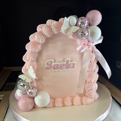 Arch Cake - 1 Flavor ( Pricing Increases With Design Complexity )