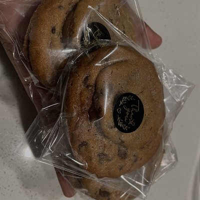 Nutella Stuffed Chocolate Chip Cookies 