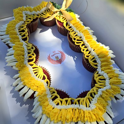 Cupcake Lei 
