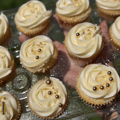 Wedding (Almond) 