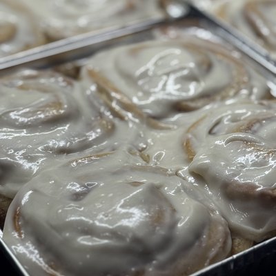 Cinnamon Rolls 4 Pack 