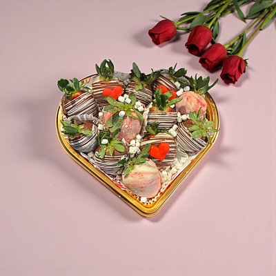 Dozen Chocolate Dipped Strawberries 