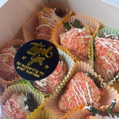 1 Dozen Strawberry Crunch Berries