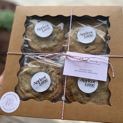 Chocolate Chip Cookies Lg (per dozen)