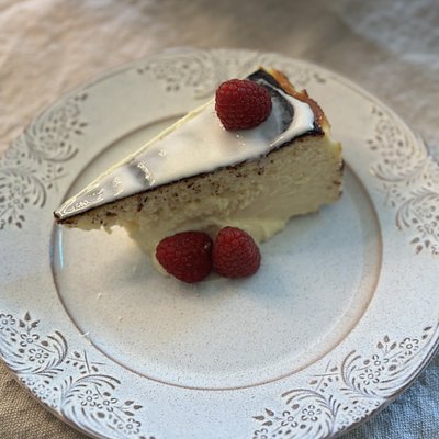 Basque Burnt Cheesecake - 10-inch