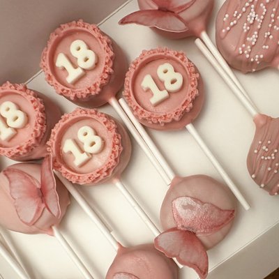Custom Cake Pops