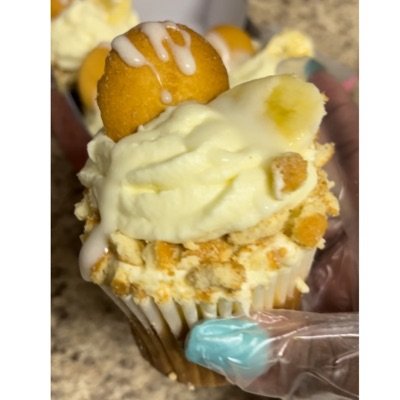 Banana Pudding Cupcakes 12 Count