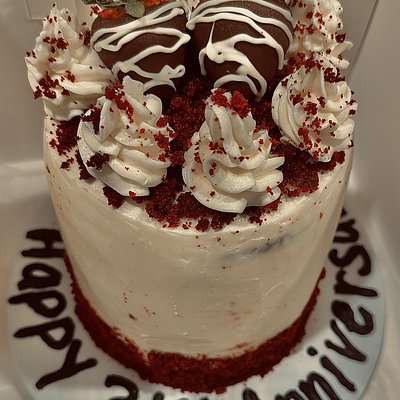 MICHELLE’S CHOCOLATE COVERED STRAWBERRY RED VELVET CAKE(INCLUDES DOZEN STRAWBERRIES )