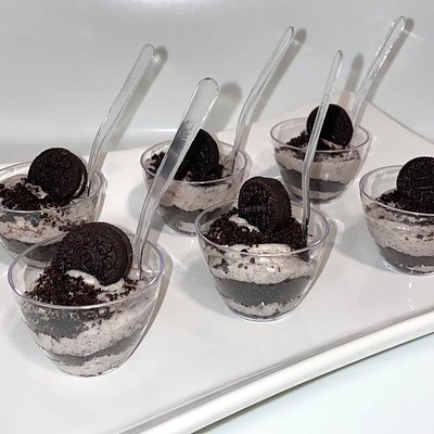 Mini Oreo Pudding Trifles 